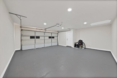 Gorgeous Move-In Ready Modern Home by Grand Oaks Golf Course on Grand Oaks Golf Club in Texas - for sale on GolfHomes.com, golf home, golf lot