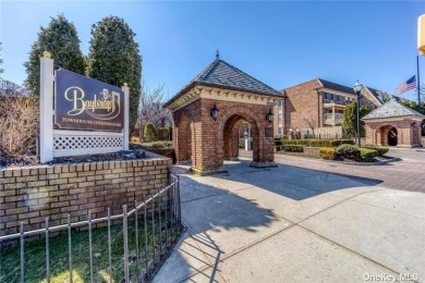 PRIVATE CONER UNIT W/BALCONY ON 2ND FL, 24 HR SECURITY, CLUB on Clearview Park Golf Course in New York - for sale on GolfHomes.com, golf home, golf lot