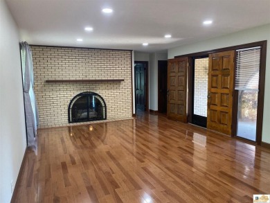 A must see, here is a newly remodeled home with new hardwood on Glasgow Country Club in Kentucky - for sale on GolfHomes.com, golf home, golf lot