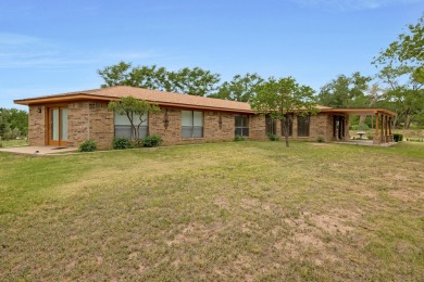 Great tree-shaded home in Lake Tanglewood. Featuring 3 bedrooms on Lake Tanglewood Golf Course in Texas - for sale on GolfHomes.com, golf home, golf lot