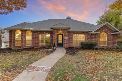 Beautifully and thoughtfully renovated! Move in ready single on The Shores Country Club in Texas - for sale on GolfHomes.com, golf home, golf lot