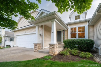 Beautiful end unit condo in The Links of Rolling Meadows! on The Links At Rolling Meadows in Michigan - for sale on GolfHomes.com, golf home, golf lot
