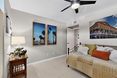 Remodeled to perfection, this light and bright 2-bedroom, 2-bath on Stevens Park Golf Course in Texas - for sale on GolfHomes.com, golf home, golf lot