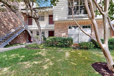 Remodeled to perfection, this light and bright 2-bedroom, 2-bath on Stevens Park Golf Course in Texas - for sale on GolfHomes.com, golf home, golf lot