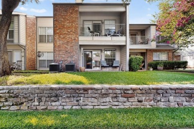 Remodeled to perfection, this light and bright 2-bedroom, 2-bath on Stevens Park Golf Course in Texas - for sale on GolfHomes.com, golf home, golf lot