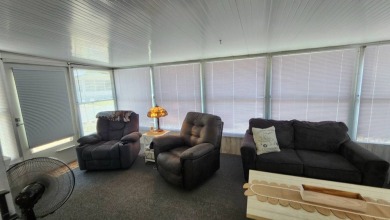 Possible OWNER FINANCING, Great Location, Low Lot Rent $589 on Wedgewood Golf Club in Florida - for sale on GolfHomes.com, golf home, golf lot