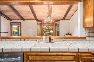 ***LIVE BEAUTIFULLY*** Welcome to this charming 3-bedroom on Oak Tree Country Club in California - for sale on GolfHomes.com, golf home, golf lot