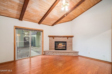 ***LIVE BEAUTIFULLY*** Welcome to this charming 3-bedroom on Oak Tree Country Club in California - for sale on GolfHomes.com, golf home, golf lot