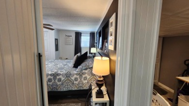 Possible OWNER FINANCING, Great Location, Low Lot Rent $589 on Wedgewood Golf Club in Florida - for sale on GolfHomes.com, golf home, golf lot