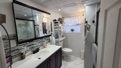 Possible OWNER FINANCING, Great Location, Low Lot Rent $589 on Wedgewood Golf Club in Florida - for sale on GolfHomes.com, golf home, golf lot