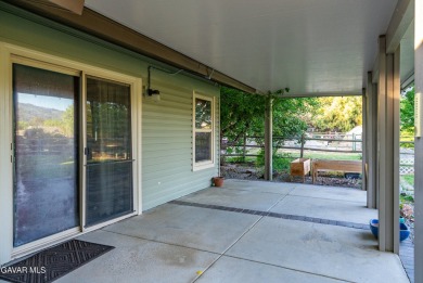 ***LIVE BEAUTIFULLY*** Welcome to this charming 3-bedroom on Oak Tree Country Club in California - for sale on GolfHomes.com, golf home, golf lot