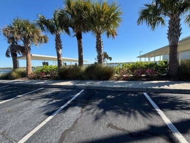 Possible OWNER FINANCING, Great Location, Low Lot Rent $589 on Wedgewood Golf Club in Florida - for sale on GolfHomes.com, golf home, golf lot
