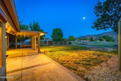 ***LIVE BEAUTIFULLY*** Welcome to this charming 3-bedroom on Oak Tree Country Club in California - for sale on GolfHomes.com, golf home, golf lot