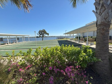 Possible OWNER FINANCING, Great Location, Low Lot Rent $589 on Wedgewood Golf Club in Florida - for sale on GolfHomes.com, golf home, golf lot