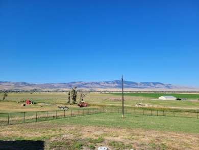 Come home to this gorgeous, well kept, newer home in the coveted on Old Baldy Golf Course in Montana - for sale on GolfHomes.com, golf home, golf lot