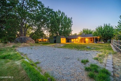 ***LIVE BEAUTIFULLY*** Welcome to this charming 3-bedroom on Oak Tree Country Club in California - for sale on GolfHomes.com, golf home, golf lot