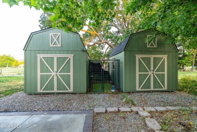***LIVE BEAUTIFULLY*** Welcome to this charming 3-bedroom on Oak Tree Country Club in California - for sale on GolfHomes.com, golf home, golf lot