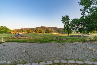 ***LIVE BEAUTIFULLY*** Welcome to this charming 3-bedroom on Oak Tree Country Club in California - for sale on GolfHomes.com, golf home, golf lot