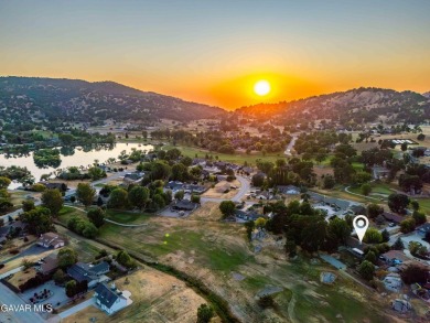 ***LIVE BEAUTIFULLY*** Welcome to this charming 3-bedroom on Oak Tree Country Club in California - for sale on GolfHomes.com, golf home, golf lot