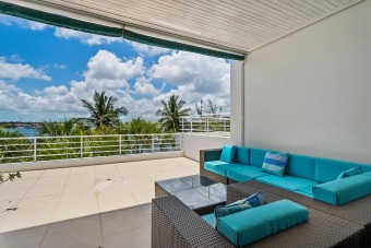 Havenview is a waterfront complex located on Paradise Island on Ocean Club Golf Course / Paradise Island Golf Course in Bahamas - for sale on GolfHomes.com, golf home, golf lot