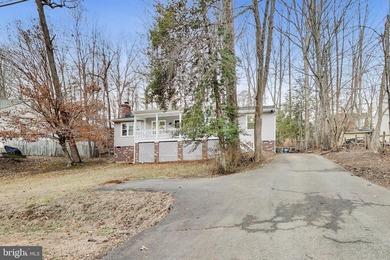 Bright and open one-level living in the fabulous gated community on Aquia Harbour Golf and Country Club in Virginia - for sale on GolfHomes.com, golf home, golf lot