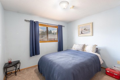 Check out this beautiful 3-bedroom, 3-bathroom home located in a on Dominion Meadows Golf Course in Washington - for sale on GolfHomes.com, golf home, golf lot