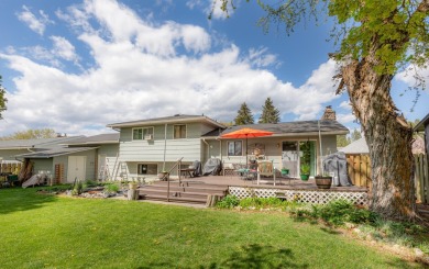 Check out this beautiful 3-bedroom, 3-bathroom home located in a on Dominion Meadows Golf Course in Washington - for sale on GolfHomes.com, golf home, golf lot