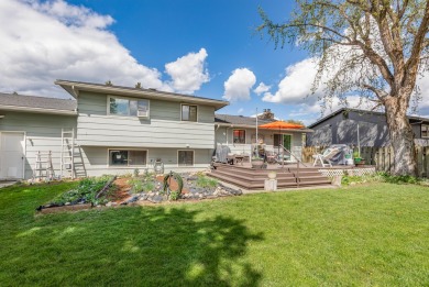 Check out this beautiful 3-bedroom, 3-bathroom home located in a on Dominion Meadows Golf Course in Washington - for sale on GolfHomes.com, golf home, golf lot