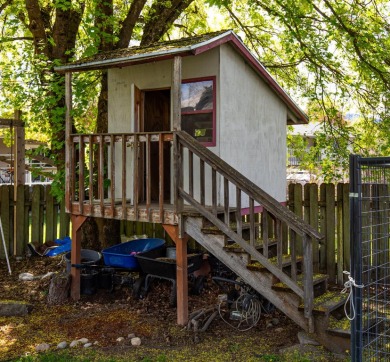 Check out this beautiful 3-bedroom, 3-bathroom home located in a on Dominion Meadows Golf Course in Washington - for sale on GolfHomes.com, golf home, golf lot