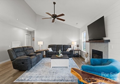 Beautifully renovated and truly move-in ready, this 3-bedroom, 2 on The Tradition Golf Club in North Carolina - for sale on GolfHomes.com, golf home, golf lot