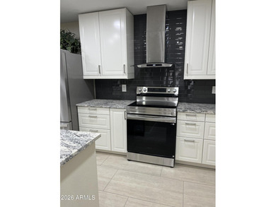 Gorgeous remodel! This home has an open floorplan with split on Cottonwood Country Club in Arizona - for sale on GolfHomes.com, golf home, golf lot