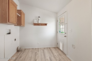 Beautifully maintained 3-bedroom, 2-bathroom home in downtown on Pinehurst Golf Course in Idaho - for sale on GolfHomes.com, golf home, golf lot