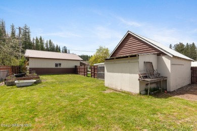 Beautifully maintained 3-bedroom, 2-bathroom home in downtown on Pinehurst Golf Course in Idaho - for sale on GolfHomes.com, golf home, golf lot