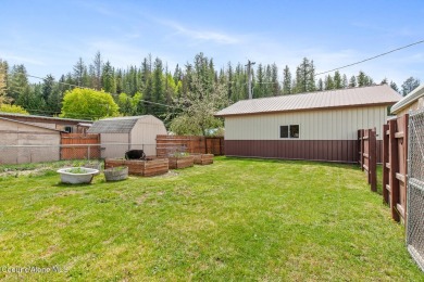Beautifully maintained 3-bedroom, 2-bathroom home in downtown on Pinehurst Golf Course in Idaho - for sale on GolfHomes.com, golf home, golf lot