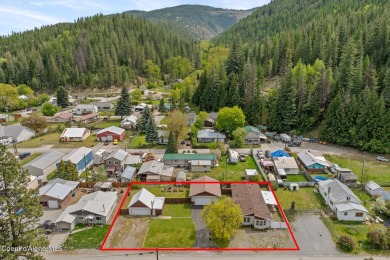Beautifully maintained 3-bedroom, 2-bathroom home in downtown on Pinehurst Golf Course in Idaho - for sale on GolfHomes.com, golf home, golf lot