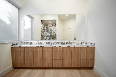 FULL GOLF MEMBERSHIP | COMPLETELY REMODELED | MOVE-IN READY on Addison Reserve in Florida - for sale on GolfHomes.com, golf home, golf lot