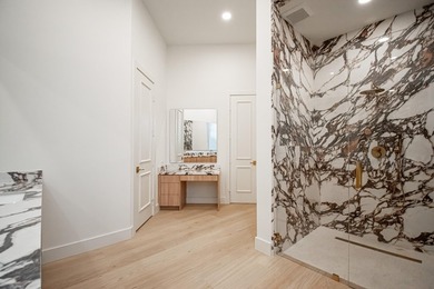 FULL GOLF MEMBERSHIP | COMPLETELY REMODELED | MOVE-IN READY on Addison Reserve in Florida - for sale on GolfHomes.com, golf home, golf lot