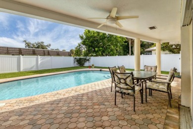 This house was fully updated just a few years ago. This 3 bed 3 on Bobby Jones Golf Club in Florida - for sale on GolfHomes.com, golf home, golf lot