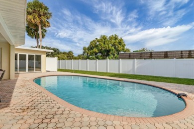 This house was fully updated just a few years ago. This 3 bed 3 on Bobby Jones Golf Club in Florida - for sale on GolfHomes.com, golf home, golf lot