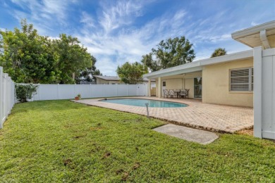 This house was fully updated just a few years ago. This 3 bed 3 on Bobby Jones Golf Club in Florida - for sale on GolfHomes.com, golf home, golf lot