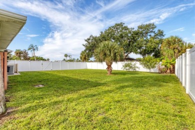 This house was fully updated just a few years ago. This 3 bed 3 on Bobby Jones Golf Club in Florida - for sale on GolfHomes.com, golf home, golf lot