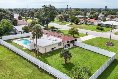 This house was fully updated just a few years ago. This 3 bed 3 on Bobby Jones Golf Club in Florida - for sale on GolfHomes.com, golf home, golf lot