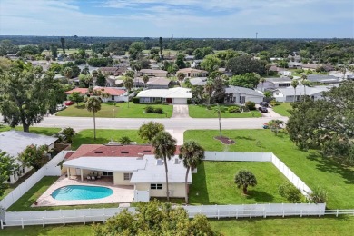 This house was fully updated just a few years ago. This 3 bed 3 on Bobby Jones Golf Club in Florida - for sale on GolfHomes.com, golf home, golf lot