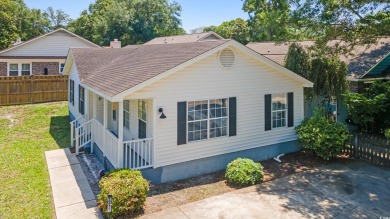 Turn-Key Myrtle Beach Home - Location, Style  Comfort!  Don't on Arcadian Shores Golf Club in South Carolina - for sale on GolfHomes.com, golf home, golf lot
