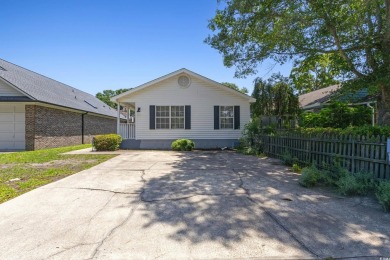 Turn-Key Myrtle Beach Home - Location, Style  Comfort!  Don't on Arcadian Shores Golf Club in South Carolina - for sale on GolfHomes.com, golf home, golf lot