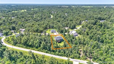 Tucked into the wooded hills of Bella Vista, this home delivers on Bella Vista Country Club - Highlands in Arkansas - for sale on GolfHomes.com, golf home, golf lot