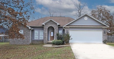 Beautiful brick home in Jacob Creek. 3BR, 2BA plus an office on Sheridan Golf Club in Arkansas - for sale on GolfHomes.com, golf home, golf lot