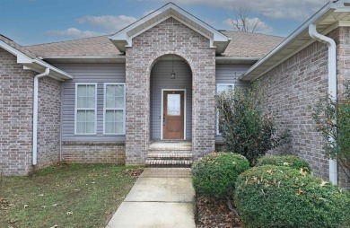 Beautiful brick home in Jacob Creek. 3BR, 2BA plus an office on Sheridan Golf Club in Arkansas - for sale on GolfHomes.com, golf home, golf lot