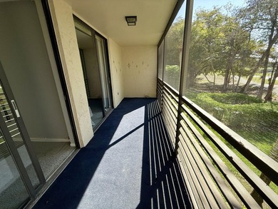 Beautifully maintained 2-bedroom, 2-bath condo in the desirable on  in Florida - for sale on GolfHomes.com, golf home, golf lot