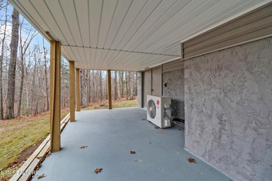 Welcome home to this inviting 3-bedroom, 2-bath split-bedroom on Druid Hills Golf Club in Tennessee - for sale on GolfHomes.com, golf home, golf lot